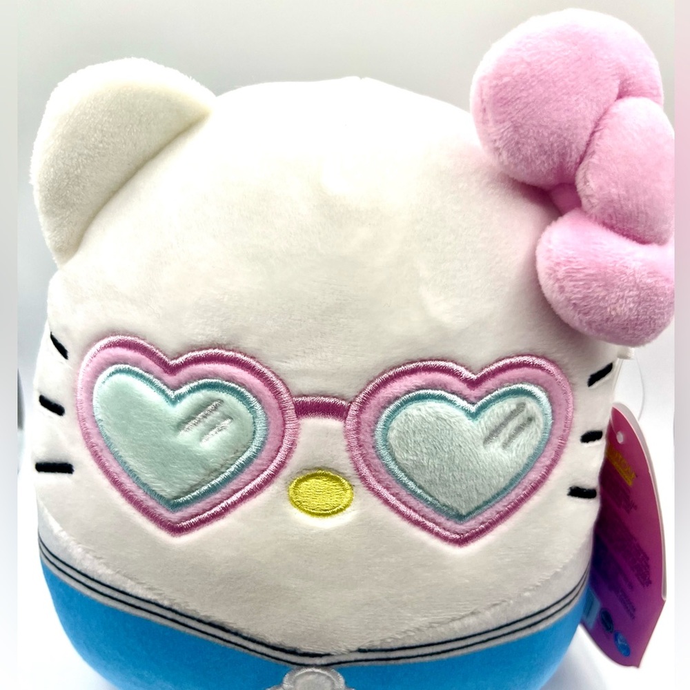 Hello Kitty 8” Sailor Squishmallow - Picture 3 of 11